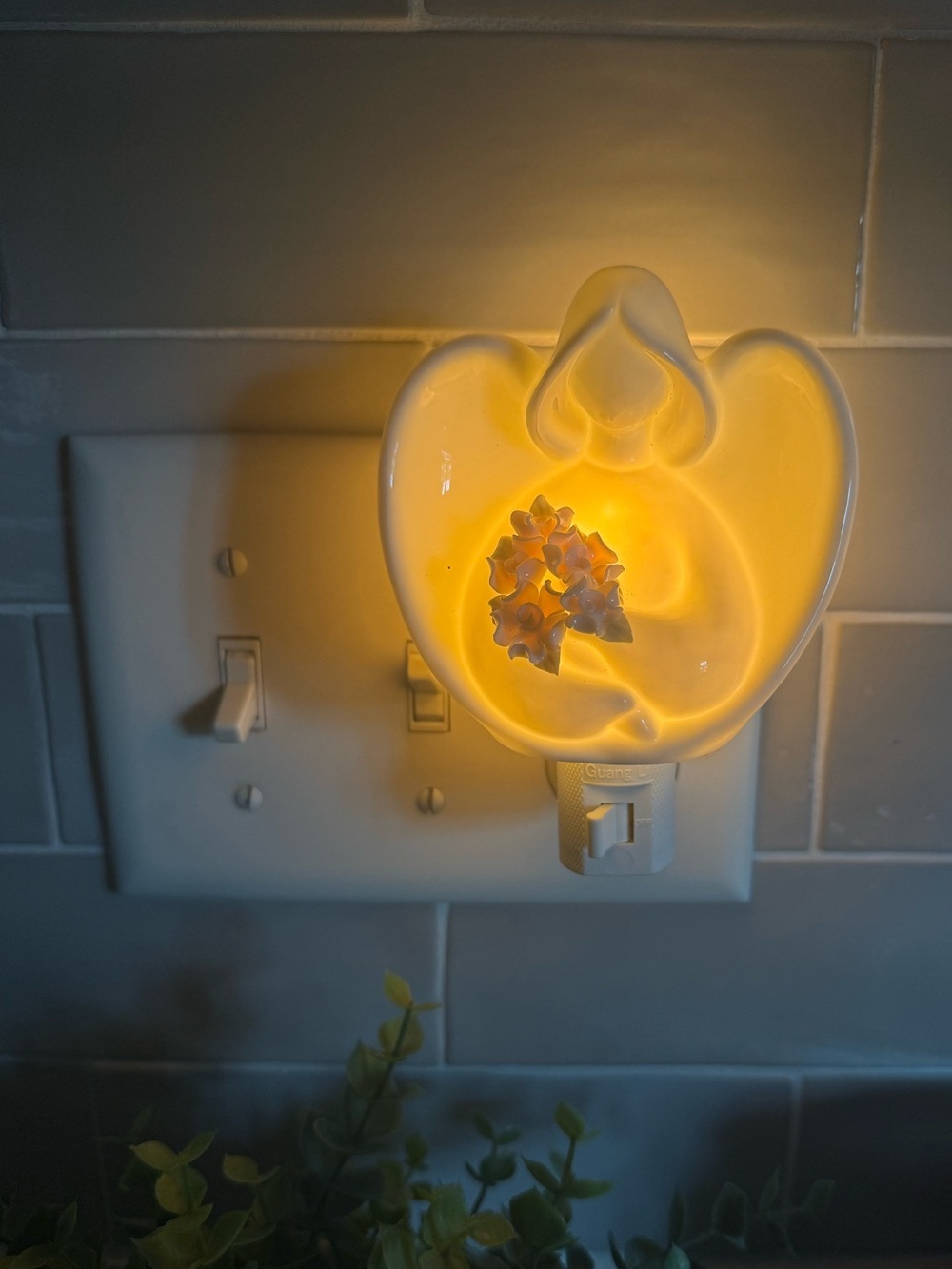 Appletree Design Angels with Flowers Plug In Night Light